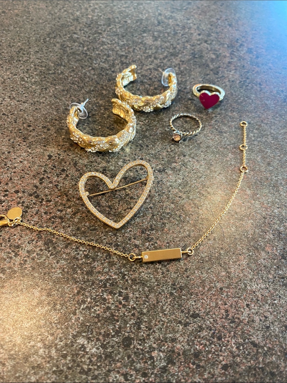 LOT of 6 costume jewelry items